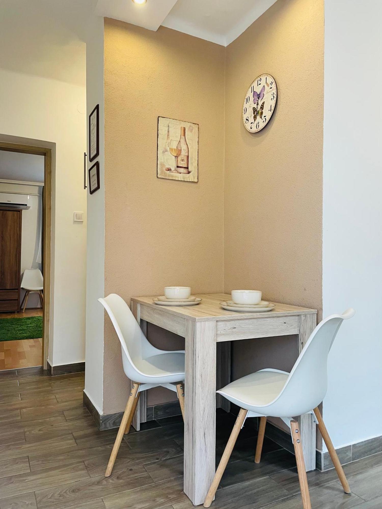 Weninger Studio Apartman Кишкунхалаш Экстерьер фото