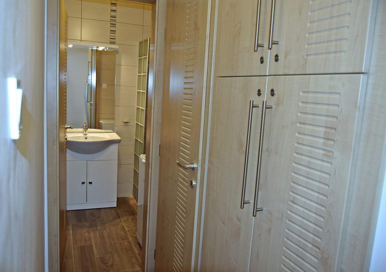 Weninger Studio Apartman Кишкунхалаш Экстерьер фото